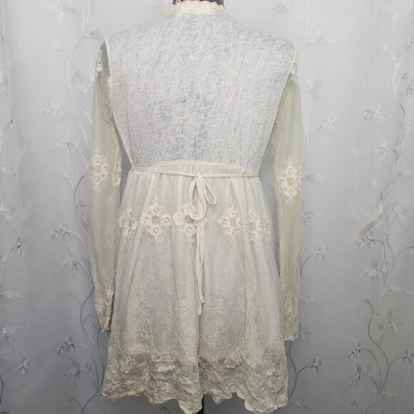 A'Reve Cream Colored, Elegant, Lace Cardigan. - Picture 4 of 13